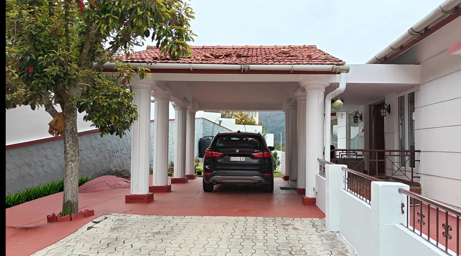 The front of the house on Elk Hill, seen from the driveway